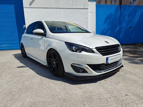 Peugeot 308 Hatchback, Petrol, 2015, White
