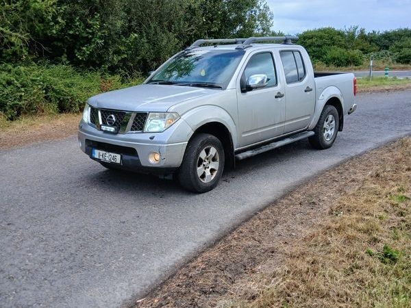 Nissan Navara Crew Cab, Diesel, 2011, Silver