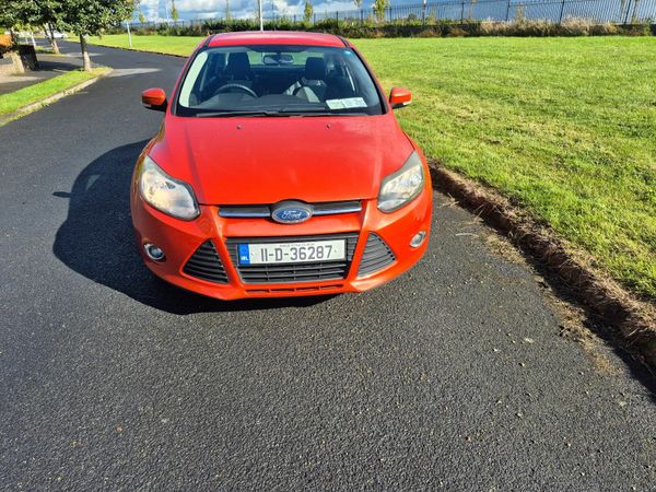 Ford Focus Saloon, Diesel, 2011, Red
