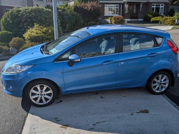 Ford Fiesta Hatchback, Diesel, 2010, Blue