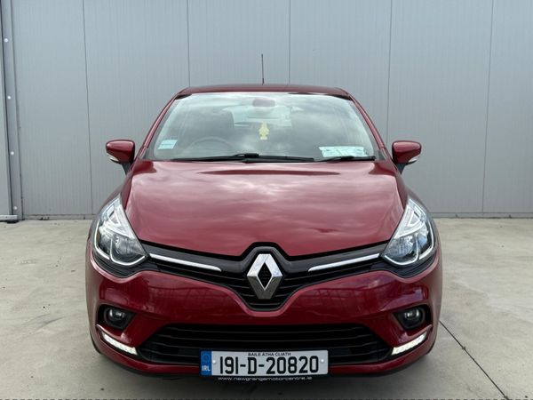 Renault Clio Hatchback, Petrol, 2019, Red