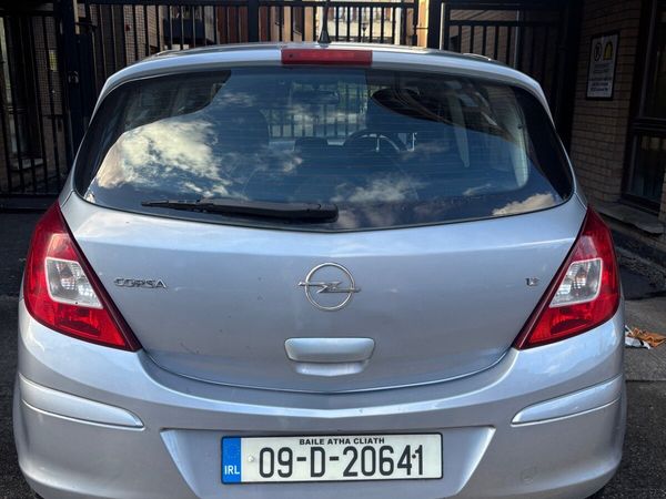 Opel Corsa Hatchback, Petrol, 2009, Silver
