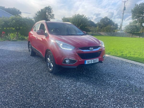 Hyundai ix35 SUV, Diesel, 2014, Red