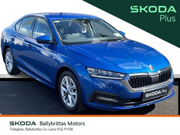 Skoda Octavia Saloon, Petrol, 2022, Blue