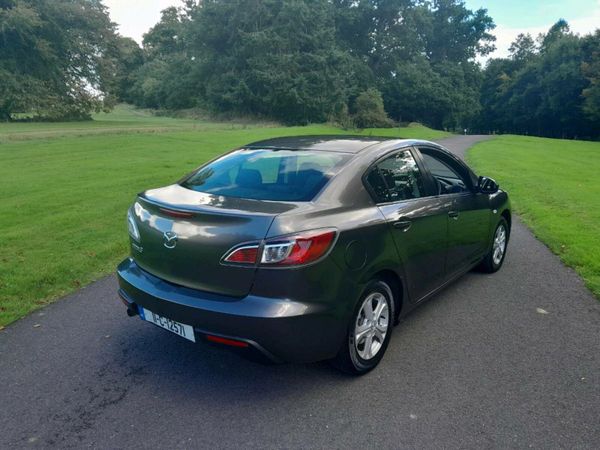 Mazda Mazda3 Saloon, Diesel, 2011, Grey