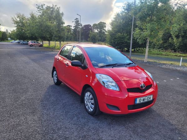 Toyota Yaris Hatchback, Petrol, 2010, Red
