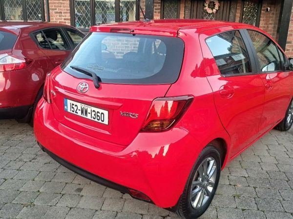 Toyota Yaris Hatchback, Petrol, 2015, Red