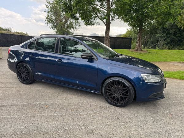 Volkswagen Jetta Saloon, Diesel, 2012, Blue