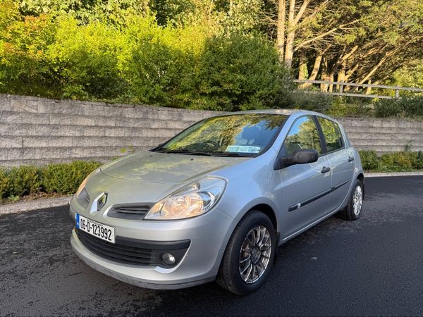 Renault Clio Hatchback, Petrol, 2006, Silver