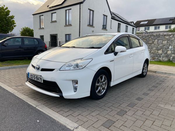 Toyota Prius Hatchback, Petrol Hybrid, 2013, White
