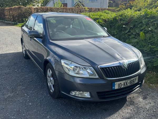 Skoda Octavia Hatchback, Diesel, 2010, Grey