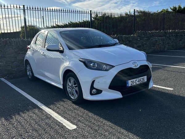 Toyota Yaris Hatchback, Petrol, 2021, White