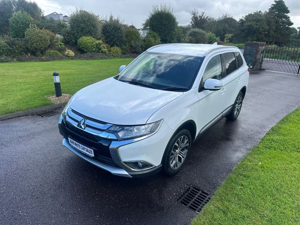 Mitsubishi Outlander SUV, Diesel, 2017, White
