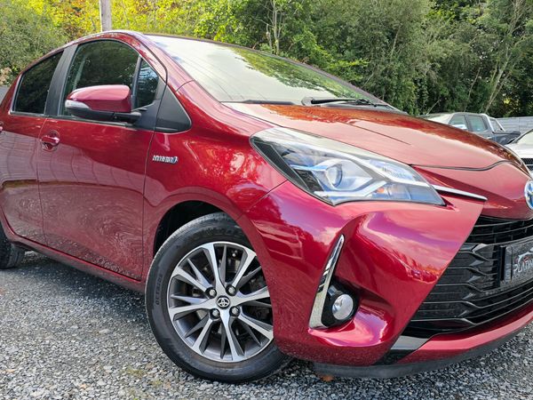 Toyota Yaris Hatchback, Petrol Hybrid, 2018, Red
