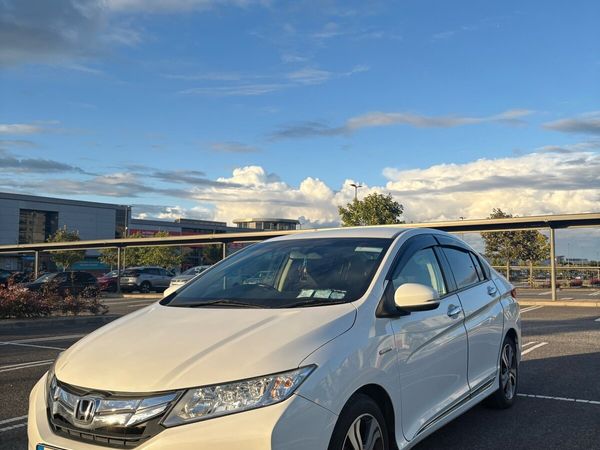 Honda Grace Saloon, Petrol Hybrid, 2015, White