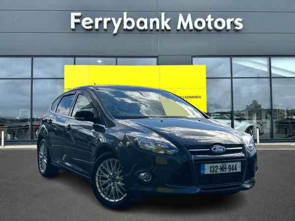 Ford Focus Hatchback, Petrol, 2013, Grey