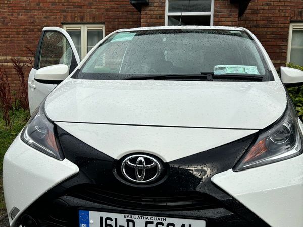 Toyota Aygo Hatchback, Petrol, 2016, White