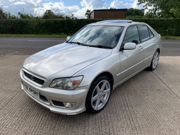 Lexus IS Saloon, Petrol, 2002, Silver