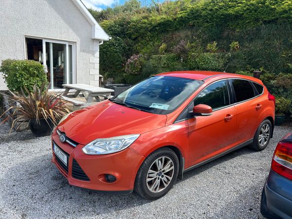 Ford Focus Hatchback, Diesel, 2012, Red