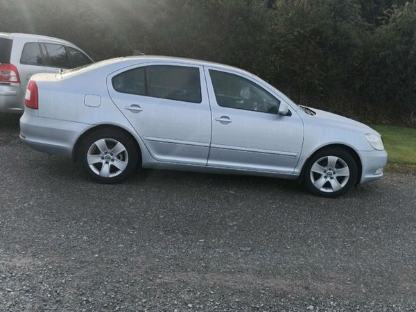 Skoda Octavia Saloon, Diesel, 2013, Silver