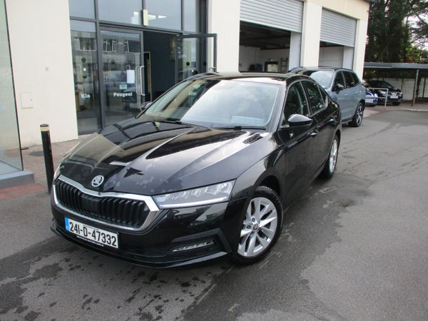 Skoda Octavia Saloon, Diesel, 2024, Black