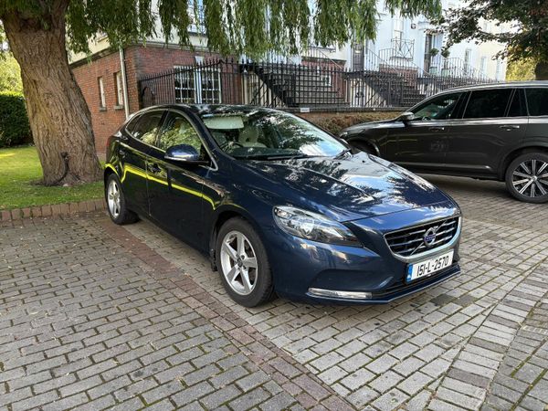 Volvo V40 Hatchback, Diesel, 2015, Blue