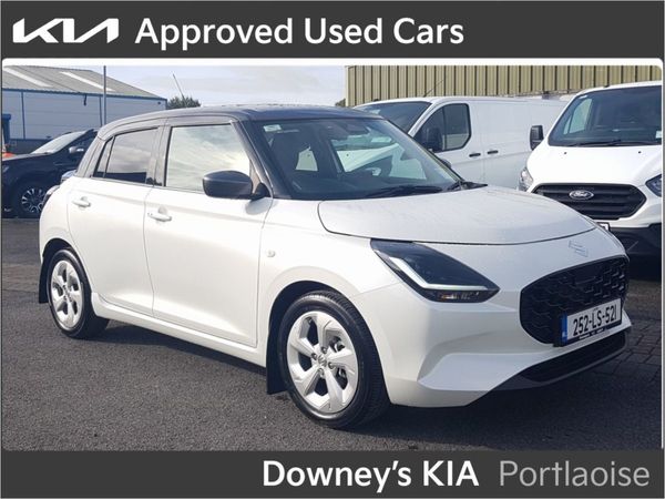 Suzuki Swift Hatchback, Petrol Hybrid, 2025, White
