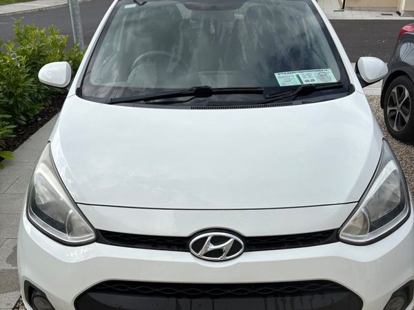 Hyundai i10 Hatchback, Petrol, 2015, White