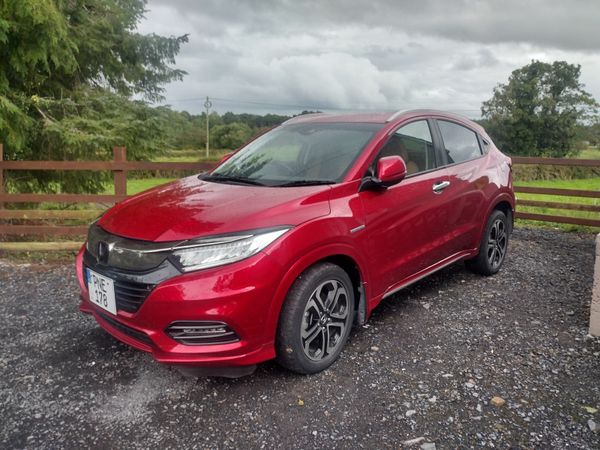 Honda Vezel MPV, Petrol Hybrid, 2020, Red