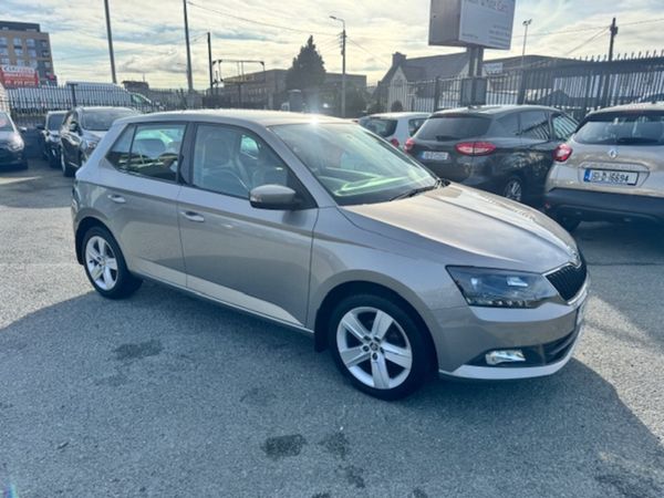 Skoda Fabia Hatchback, Petrol, 2018, Yellow