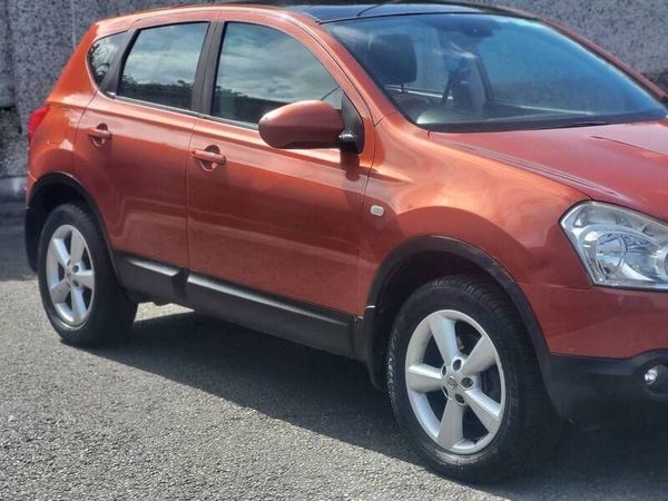 Nissan Qashqai Hatchback, Petrol, 2008, Red