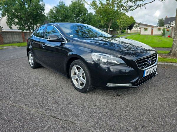 Volvo V40 Hatchback, Diesel, 2015, Black