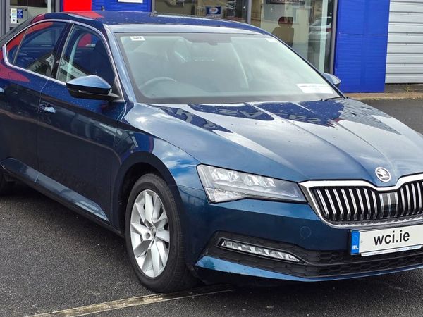 Skoda Superb Saloon, Diesel, 2022, Blue