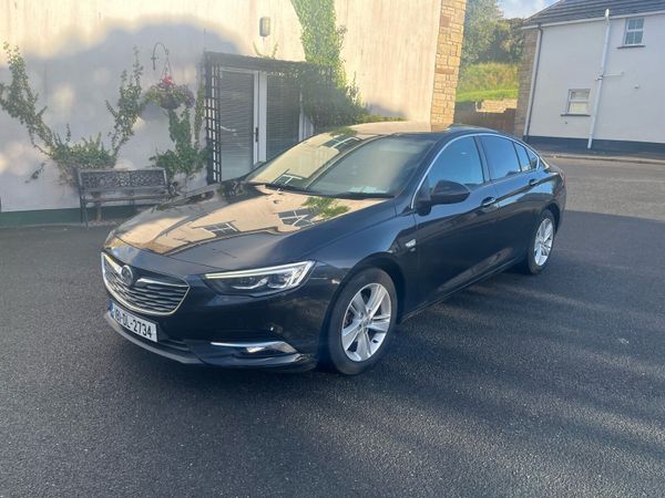 Vauxhall Insignia Hatchback, Diesel, 2018, Black