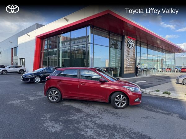 Hyundai i20 Hatchback, Petrol, 2016, Red