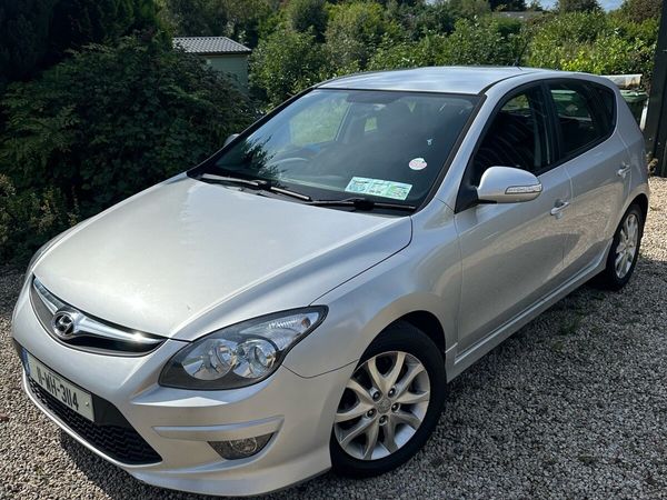 Hyundai i30 Hatchback, Diesel, 2011, Silver