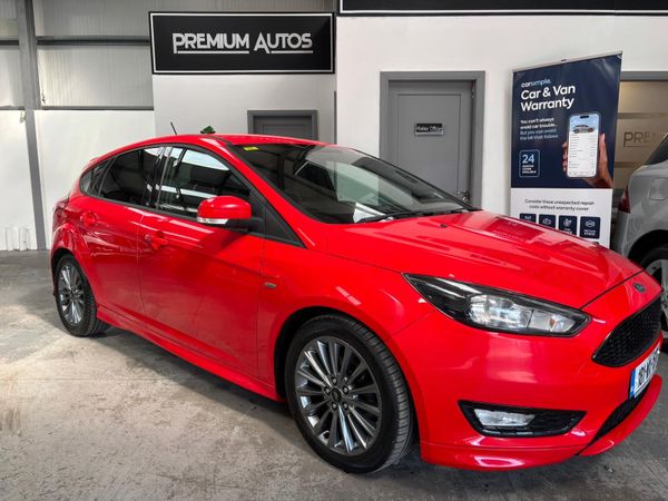 Ford Focus Hatchback, Petrol, 2018, Red