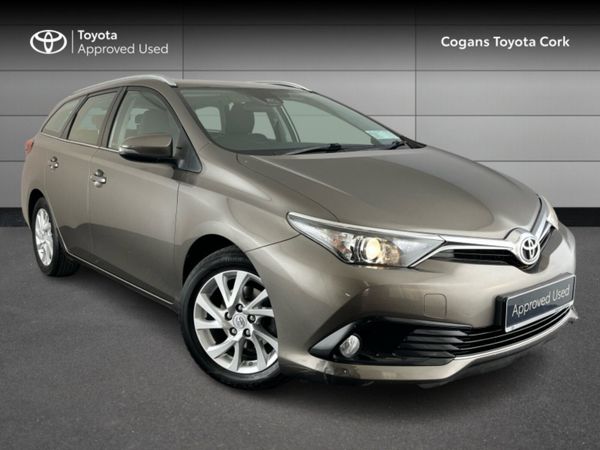 Toyota Auris Hatchback, Diesel, 2018, Bronze