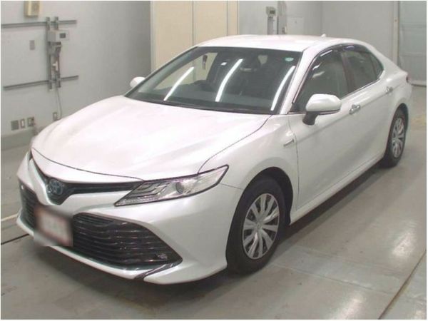 Toyota Camry Saloon, Petrol Hybrid, 2020, White