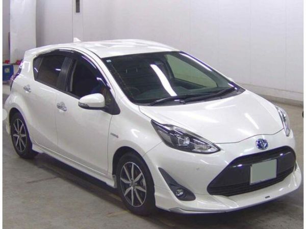 Toyota Aqua Hatchback, Petrol Hybrid, 2018, White