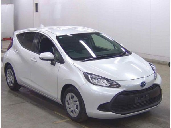Toyota Aqua Hatchback, Petrol Hybrid, 2021, White