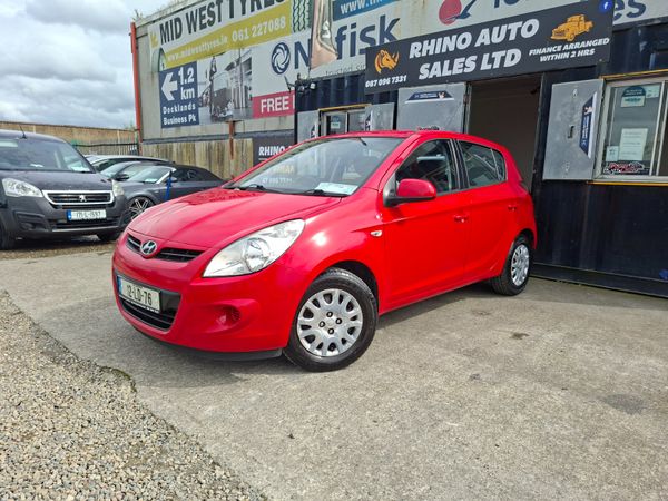 Hyundai i20 Hatchback, Petrol, 2012, Red