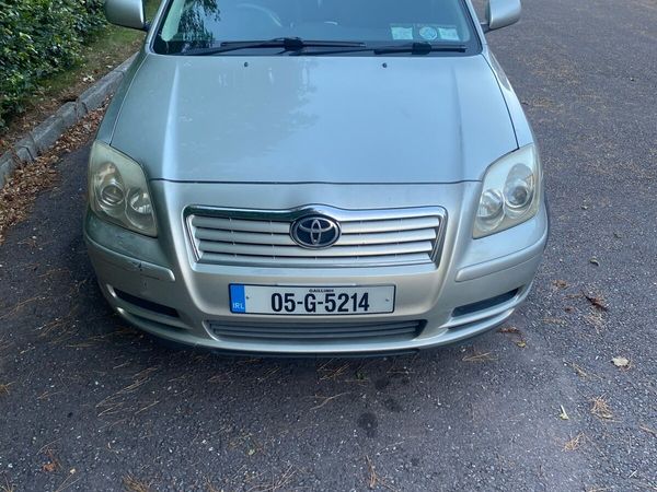 Toyota Avensis Saloon, Petrol, 2005, Silver
