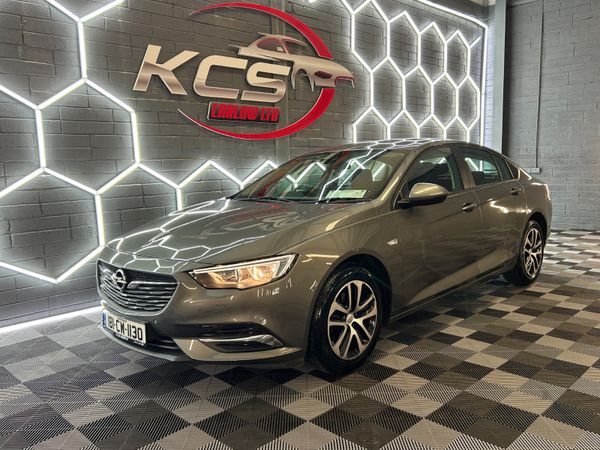 Opel Insignia Hatchback, Diesel, 2018, Grey