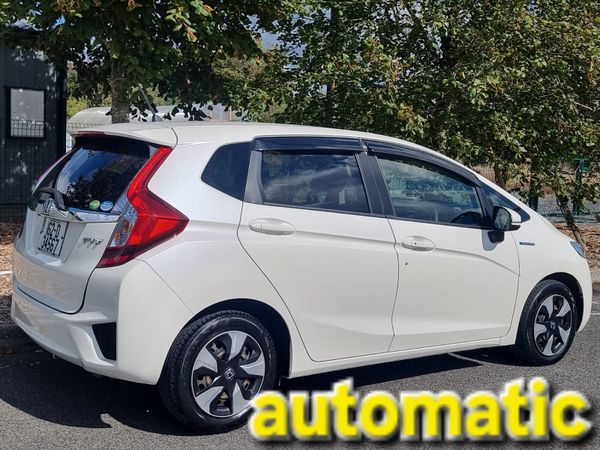 Honda Fit Hatchback, Petrol Hybrid, 2016, White