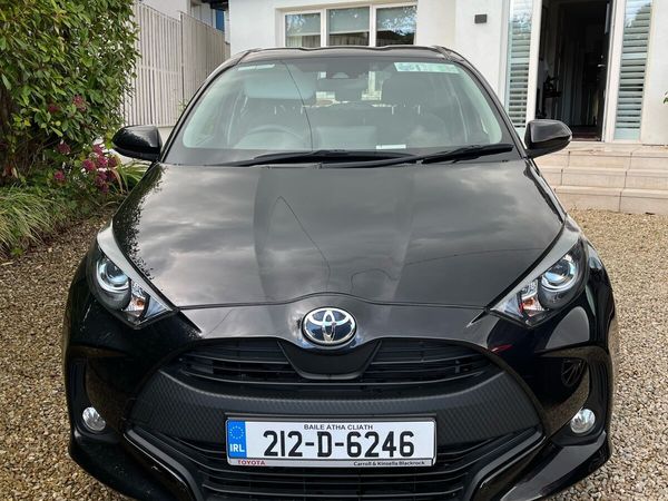 Toyota Yaris Hatchback, Petrol, 2021, Black