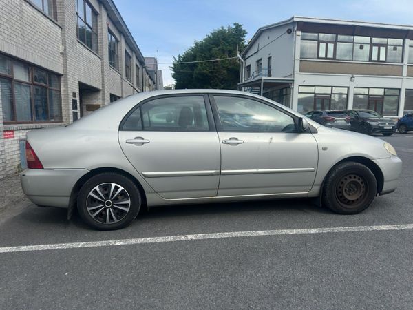 Toyota Corolla Saloon, Petrol, 2005, Silver