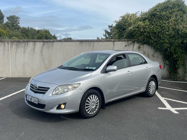 Toyota Corolla Saloon, Petrol, 2007, Silver