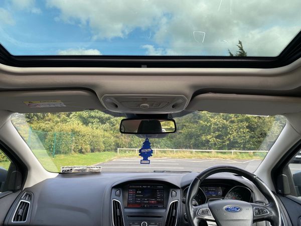 Ford Focus Hatchback, Diesel, 2015, Brown