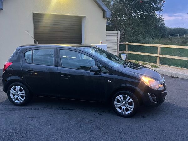 Opel Corsa Hatchback, Petrol, 2014, Black